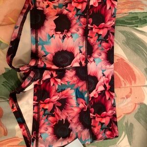 Fleo sunflower crush NWT medium single lined